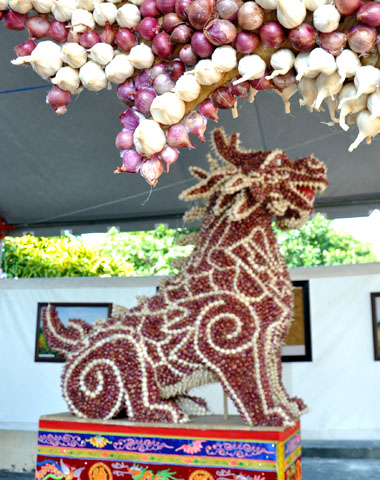 Supernatural creatures made from Ly Son island onion and garlic